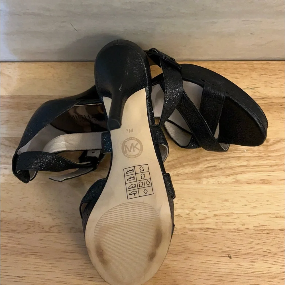 MICHAEL Michael Kors Evie platform sandals in black glitter. - Picture 10 of 11